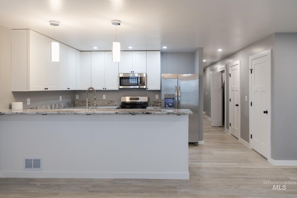 287 SW 6th St #1, Ontario, OR 97914 photo 3