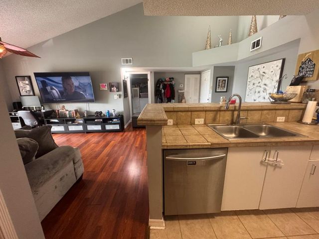 1707 Village Boulevard 307, West Palm Beach, FL 33409