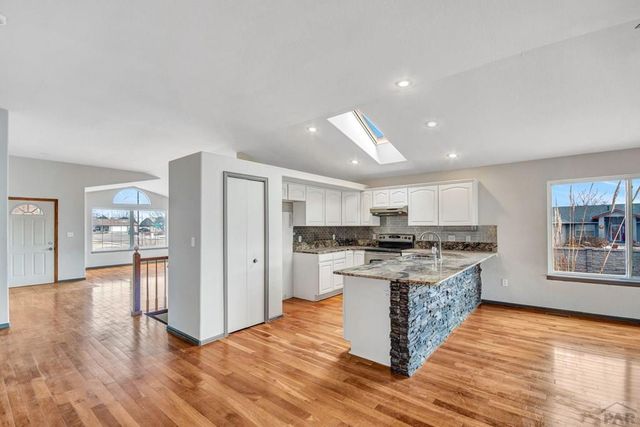 16 Posada Dr, Pueblo, CO 81005