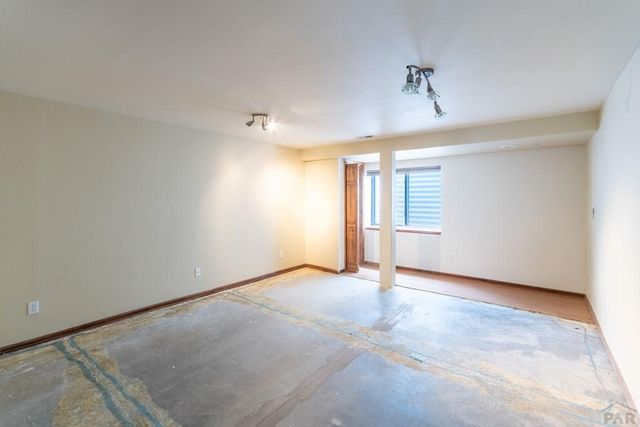 16 Posada Dr, Pueblo, CO 81005