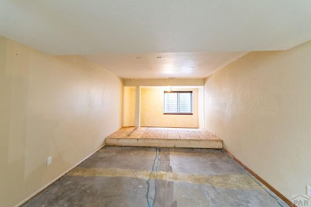 16 Posada Dr, Pueblo, CO 81005