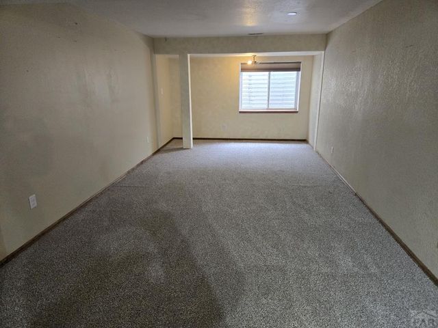 16 Posada Dr, Pueblo, CO 81005