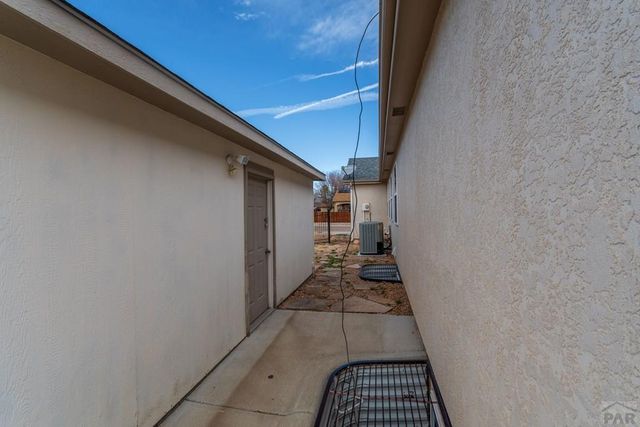 16 Posada Dr, Pueblo, CO 81005