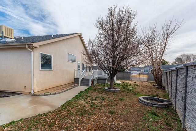 16 Posada Dr, Pueblo, CO 81005