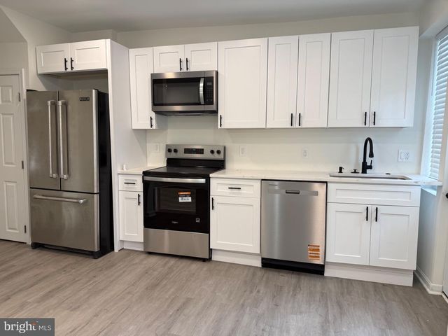 5215 READY AVE, Baltimore, MD 21212