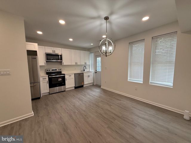 5215 READY AVE, Baltimore, MD 21212