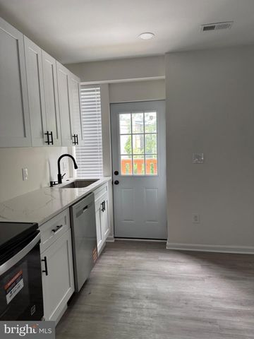 5215 READY AVE, Baltimore, MD 21212