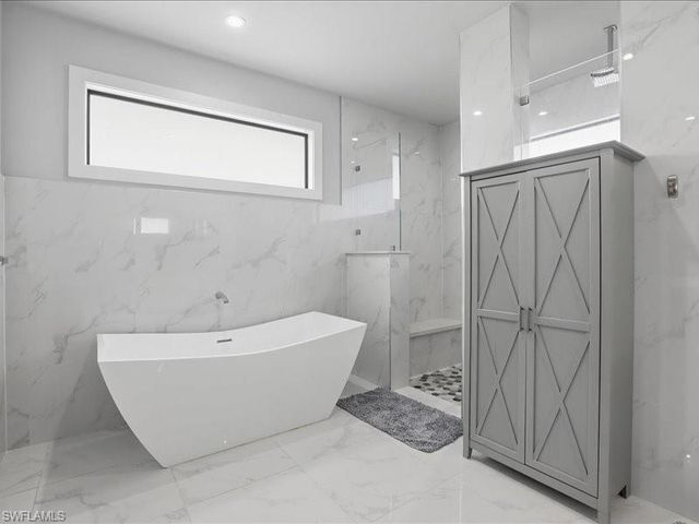 405 SE 2nd ST, Cape Coral, FL 33990