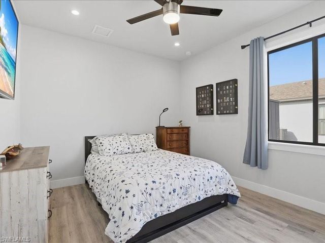 405 SE 2nd ST, Cape Coral, FL 33990