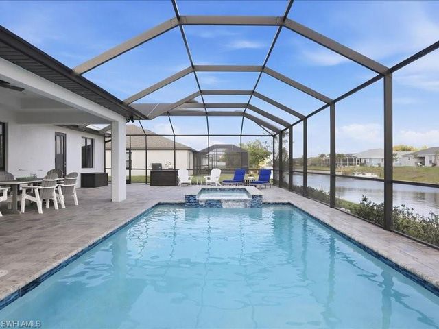 405 SE 2nd ST, Cape Coral, FL 33990