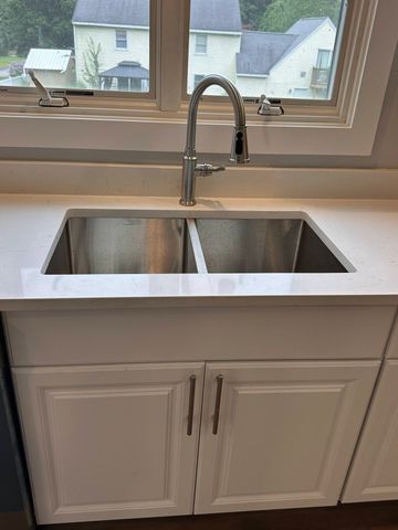 10 Linwood St, Oxford, MA 01540