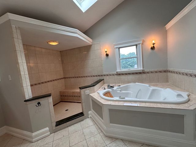 10 Linwood St, Oxford, MA 01540