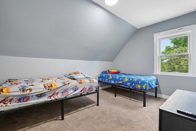7005 S Eberhart Avenue, Chicago, IL 60637