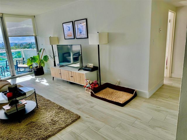 1200 West Avenue 908, Miami Beach, FL 33139