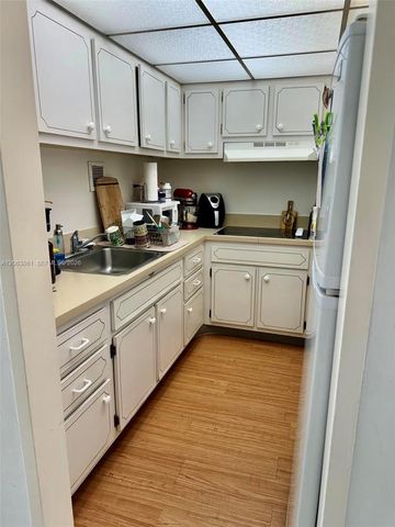 1200 West Avenue 908, Miami Beach, FL 33139