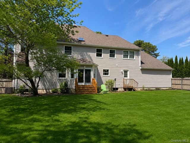 15 Fawn Crossing, Wading River, NY 11792
