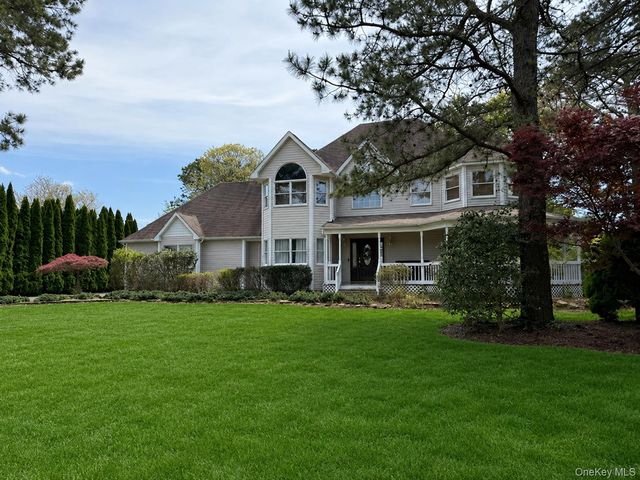 15 Fawn Crossing, Wading River, NY 11792