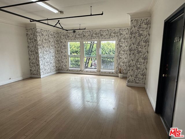 681 Shatto Place, Los Angeles, CA 90005