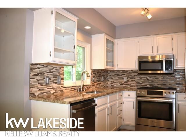 5096 Mohawk Avenue, Clarkston, MI 48348