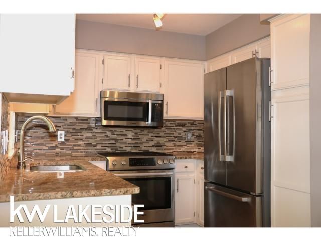 5096 Mohawk Avenue, Clarkston, MI 48348