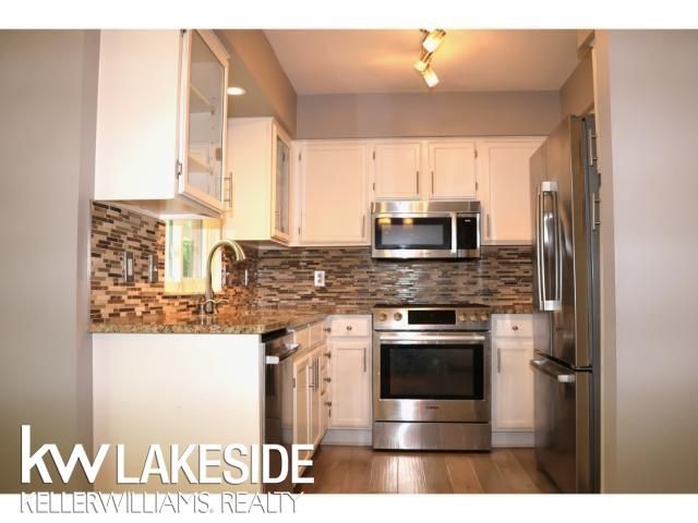5096 Mohawk Avenue, Clarkston, MI 48348