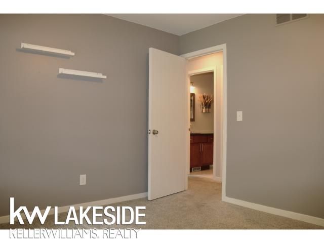 5096 Mohawk Avenue, Clarkston, MI 48348