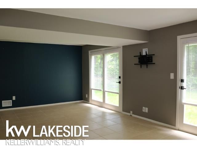 5096 Mohawk Avenue, Clarkston, MI 48348