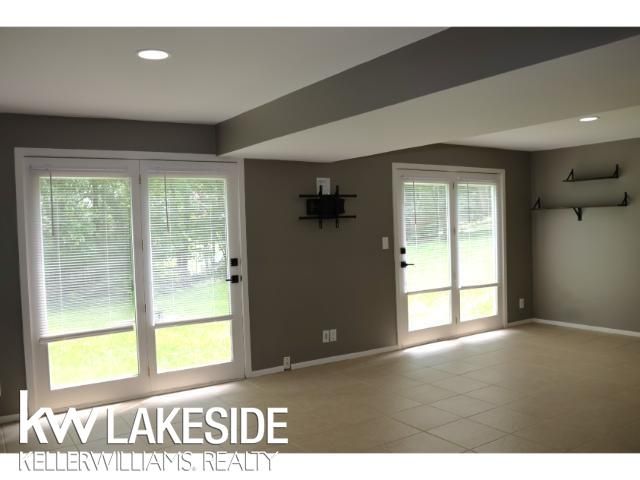 5096 Mohawk Avenue, Clarkston, MI 48348