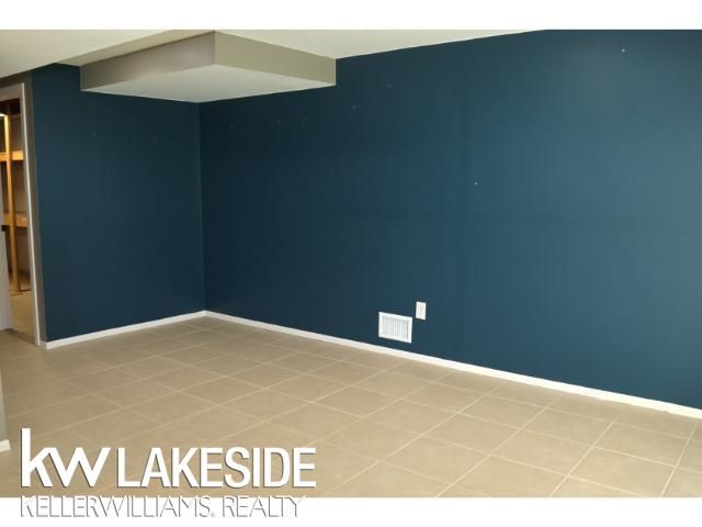 5096 Mohawk Avenue, Clarkston, MI 48348