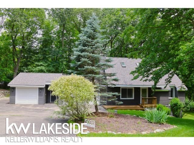 5096 Mohawk Avenue, Clarkston, MI 48348