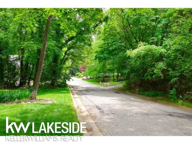 5096 Mohawk Avenue, Clarkston, MI 48348