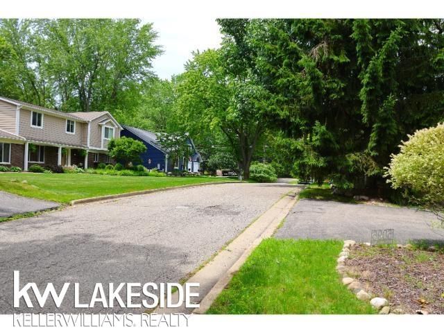 5096 Mohawk Avenue, Clarkston, MI 48348
