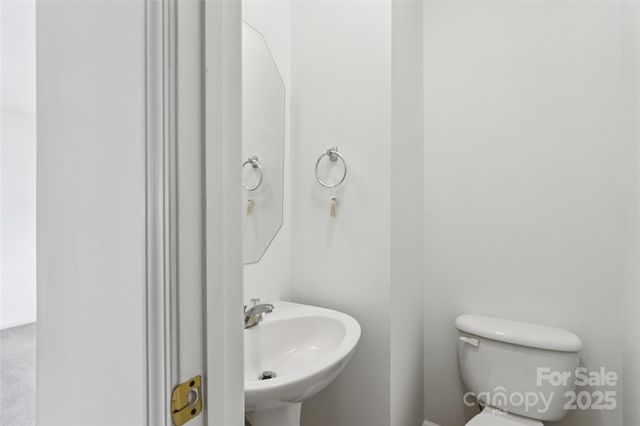 10032 Treeside Lane, Matthews, NC 28105