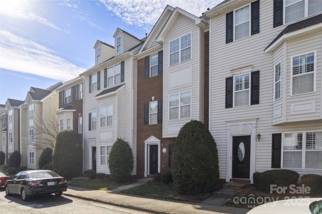 10032 Treeside Lane, Matthews, NC 28105