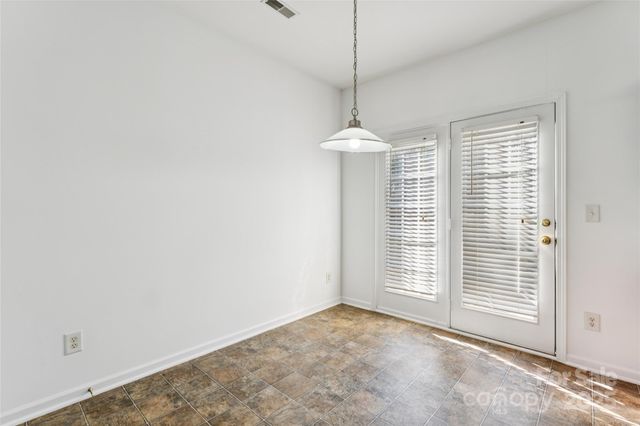 10032 Treeside Lane, Matthews, NC 28105