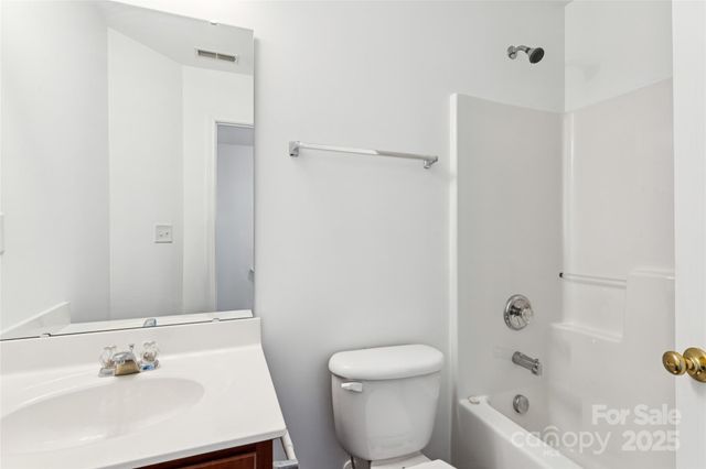 10032 Treeside Lane, Matthews, NC 28105