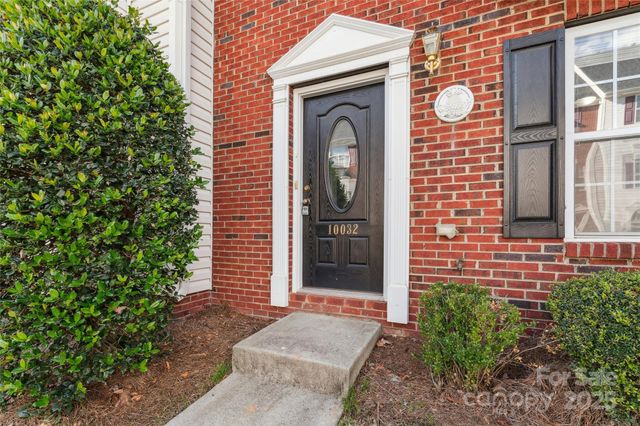 10032 Treeside Lane, Matthews, NC 28105