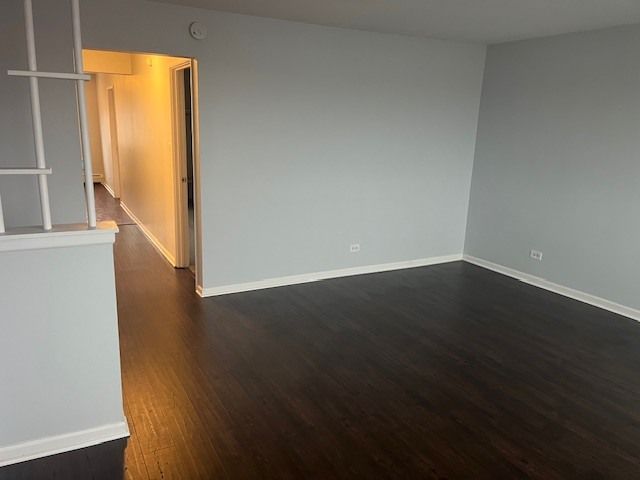 9240 Seymour Ave Road 2E, Schiller Park, IL 60176