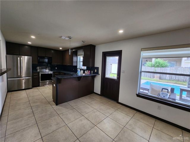 2821 Grayson Avenue, Mcallen, TX 78504