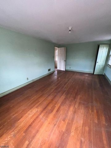 99 Park Ave, North Arlington Boro, NJ 07031