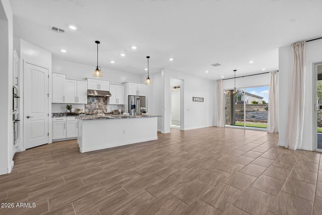 20652 W CLEARSTREAM Drive, Buckeye, AZ 85396