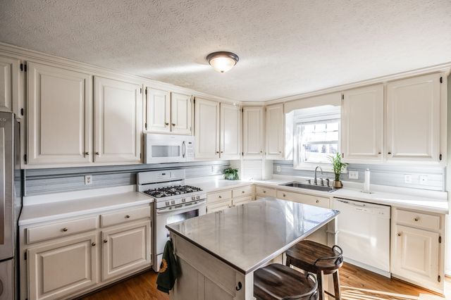 415 Woodlands Dr, Gallatin, TN 37066