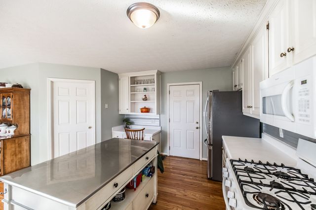 415 Woodlands Dr, Gallatin, TN 37066