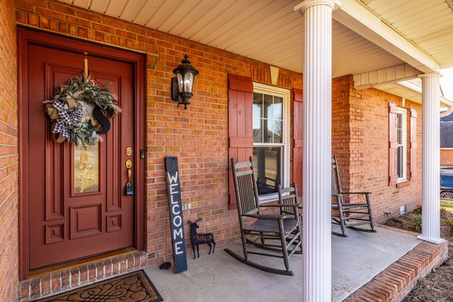 415 Woodlands Dr, Gallatin, TN 37066