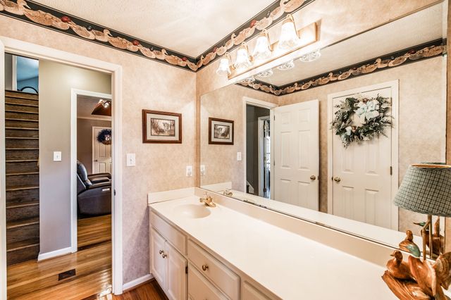 415 Woodlands Dr, Gallatin, TN 37066