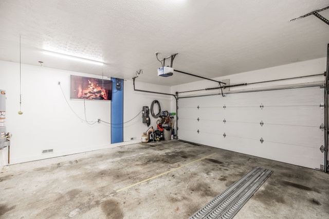 415 Woodlands Dr, Gallatin, TN 37066