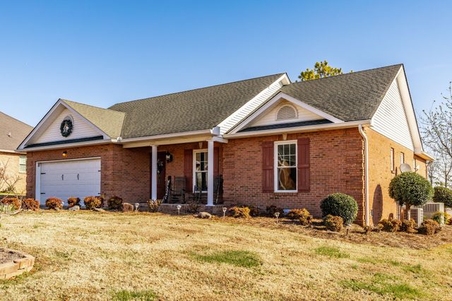 415 Woodlands Dr, Gallatin, TN 37066