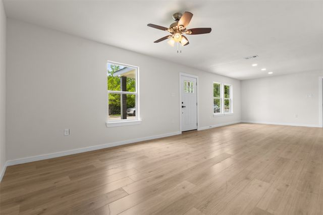 4955 Vinetta Drive, Fort Worth, TX 76119