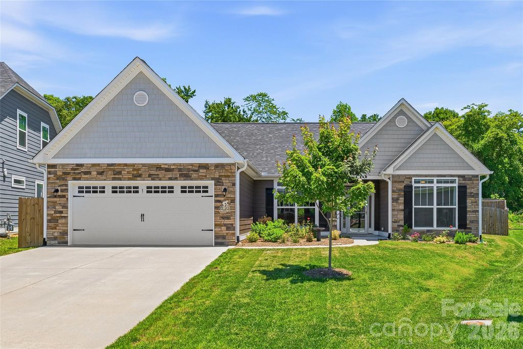 97 Spence Drive, Hendersonville, NC 28739