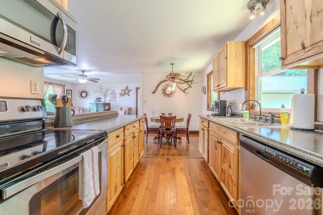 84 English Road, Spruce Pine, NC 28777